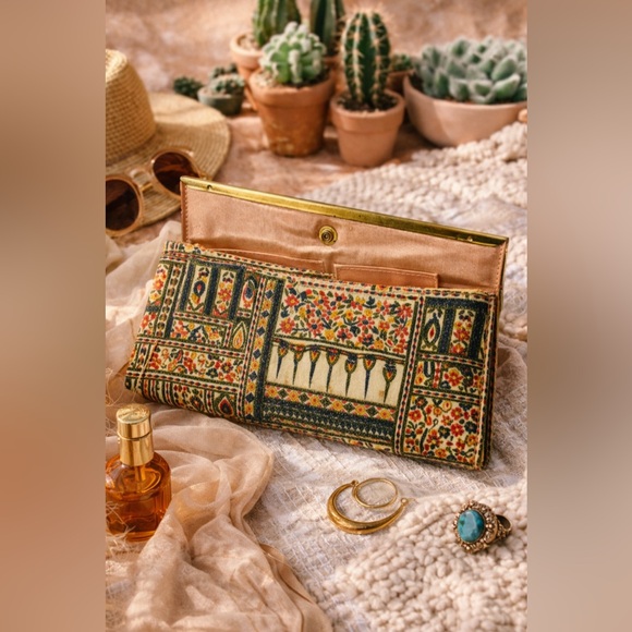 Boho Chic Handbags - Vintage Boho Tapestry Clutch Floral Ethnic Print Gold Frame Snap Closure